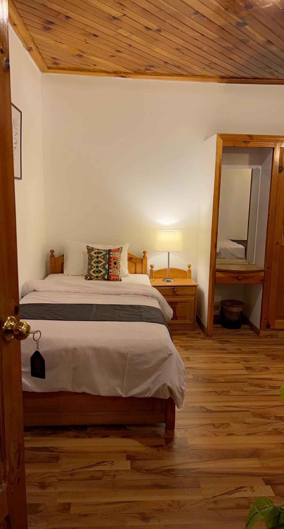 Umda Hotel Montana Nathia Gali Exteriör bild